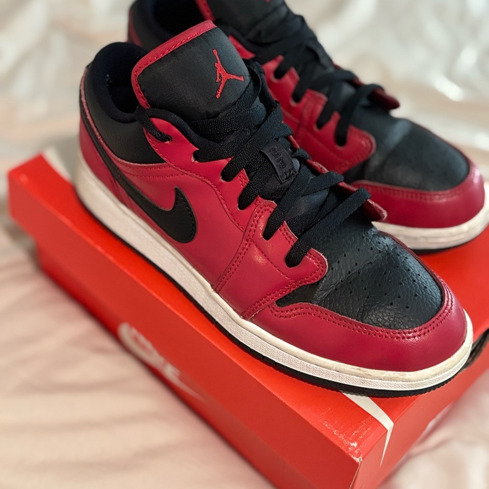 Air Jordan 1 Low ‘Reverse Bred’ l